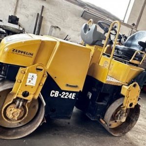 foto 2.6t walze CAT CB-224E